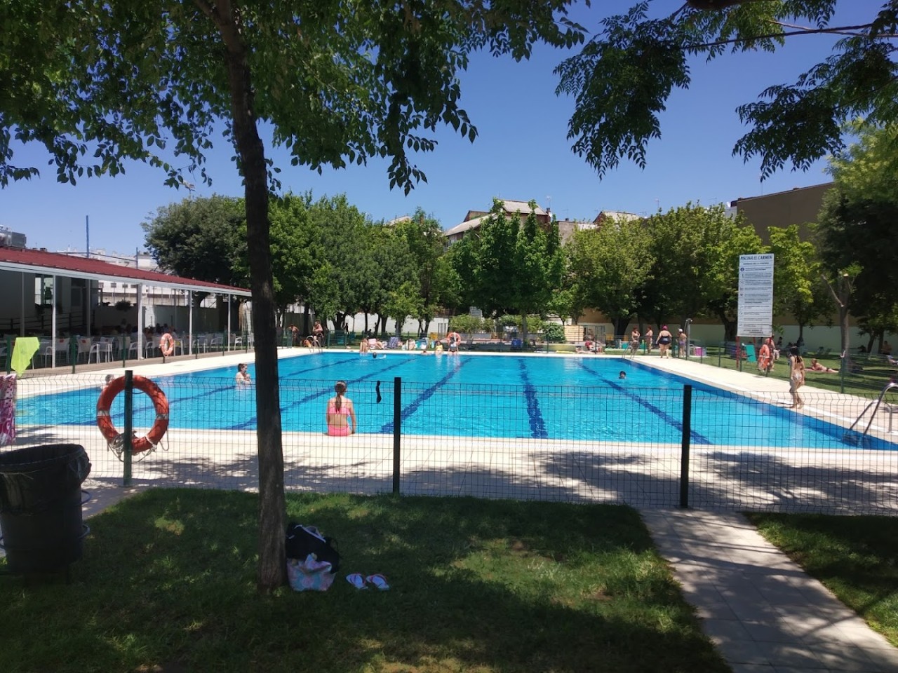 Piscina El Carmen
