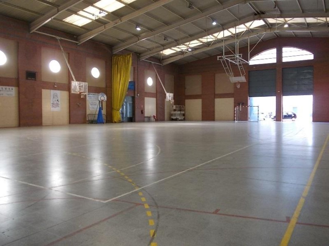 Centre Esportiu Municipal Trinitat Vella en Barcelona