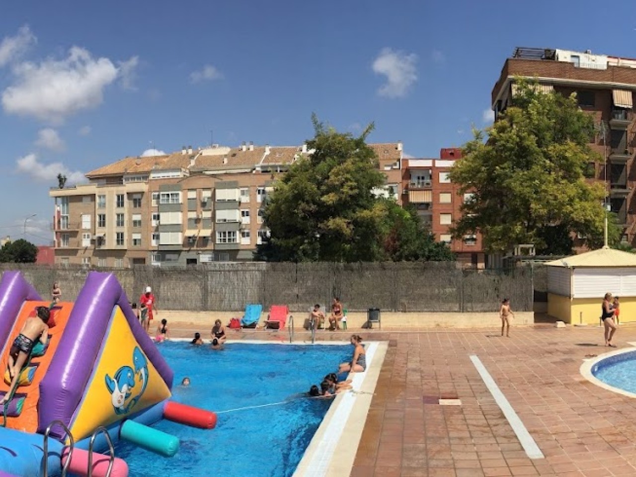 Piscina Castellar-L'Oliveral